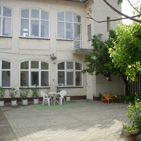Garden Szivarvany Utcai Vendeghaz سيغيد المظهر الخارجي الصورة