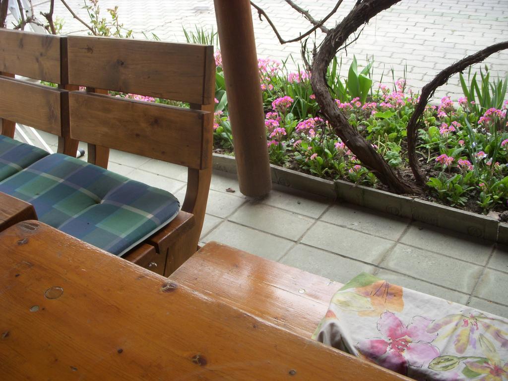 Garden Szivarvany Utcai Vendeghaz سيغيد الغرفة الصورة