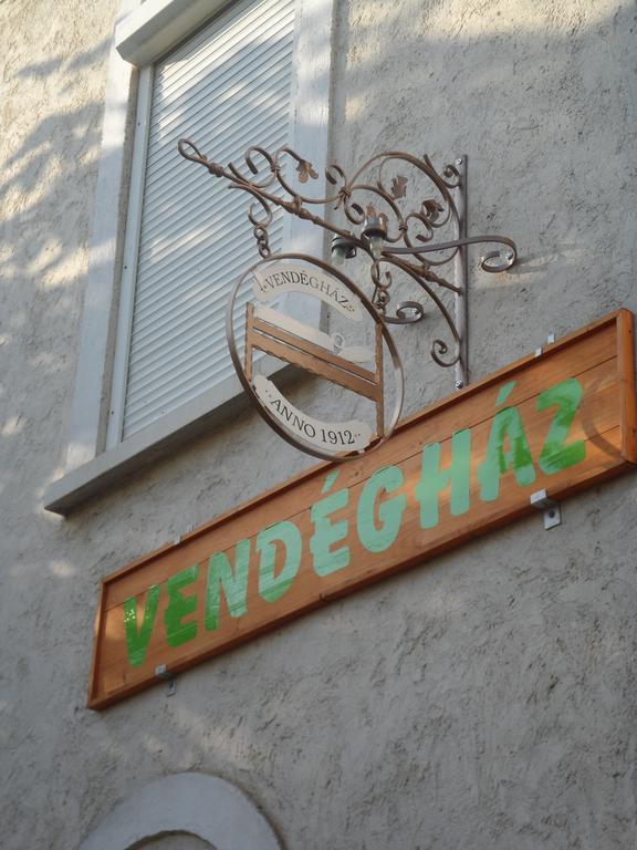 Garden Szivarvany Utcai Vendeghaz سيغيد الغرفة الصورة